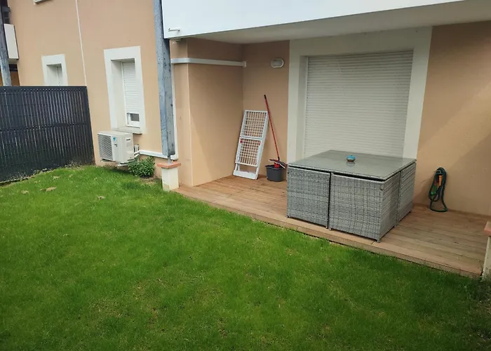 T2 Avec Jardin Proche Aeroport, Airbus, Meet